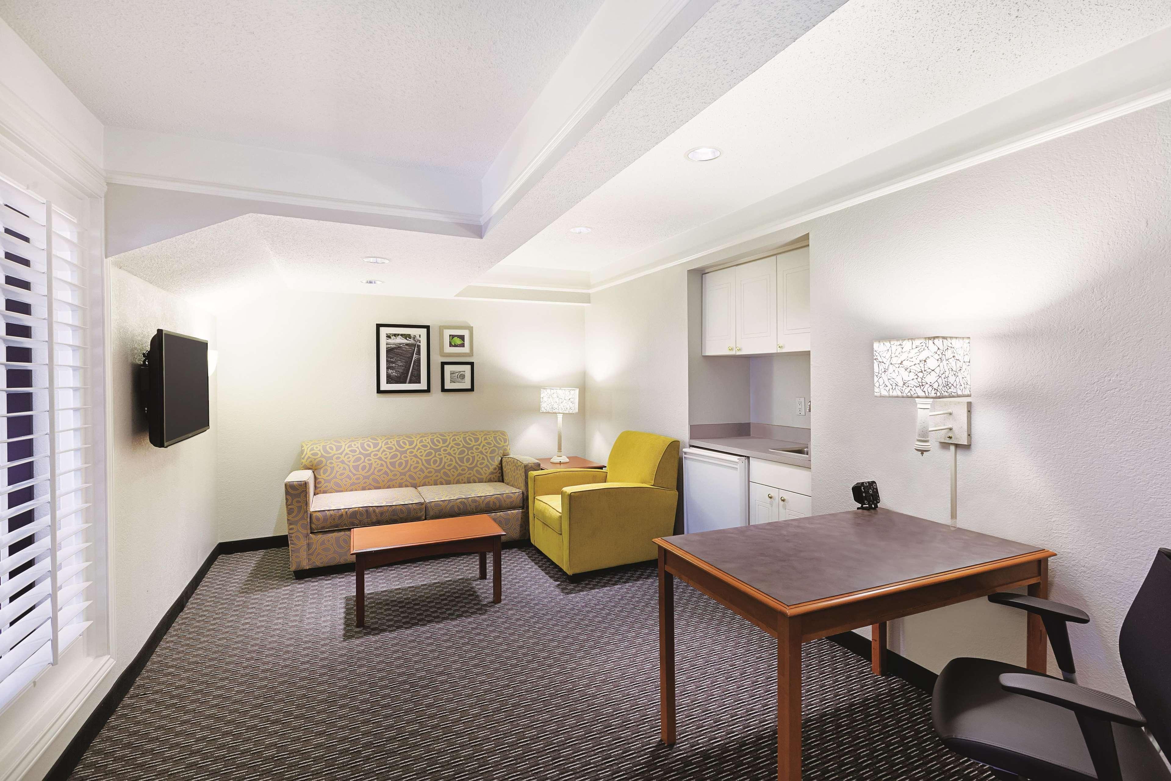 La Quinta By Wyndham Raleigh Durham Intl Ap Hotel Morrisville Exterior photo
